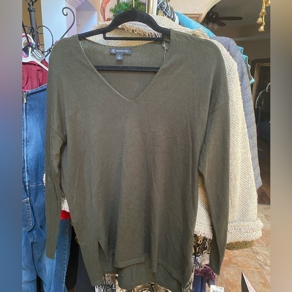 INC SIZE S NWT V NECK SWEATER - Picture 1 of 3